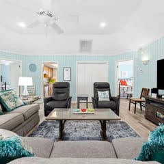 Golf Group Cottage | Pet-Friendly, Pools, Beach